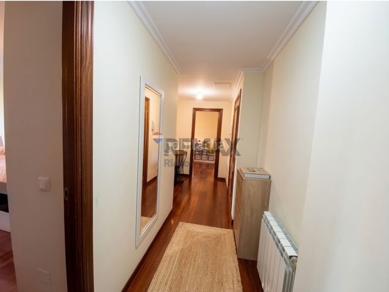 Foto 8e8b38b3-78ba-4793-b9b1-0a3b87ebbae2. Pis amb calefacció aparcament a O Milladoiro Ames