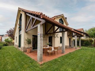 Chalet  Avenida de santa minia. Exclusividad, luz y bienestar en brión: el refugio perfecto chal