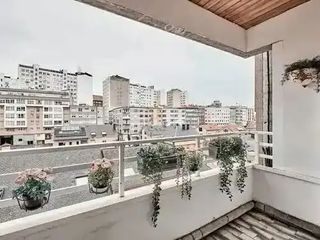 Piso en Avenida dos mallos 23. Precioso piso de 172 metros construidos, con ascensor, calefacci