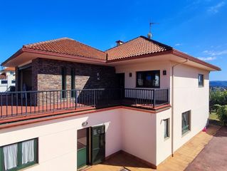 Chalet  Sobre igrexa