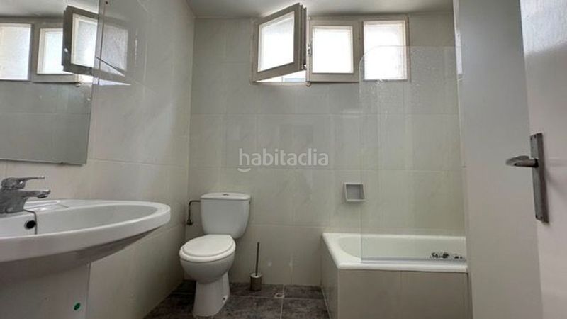 Foto 4d187d84-dc7f-42e8-8b02-2d067e474eb0. Alquiler piso en calle vila do conde 12 en Caranza Ferrol
