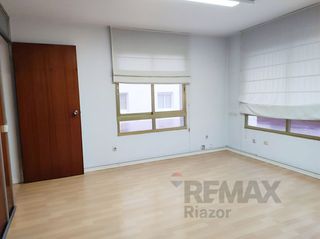 Bureau à Calle Novoa Santos