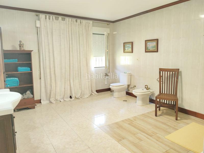 Foto 9241245b-c5b0-42ca-a3c4-a62d9c7ca2a6. Chalet casa unifamiliar con terreno en serantes. en Ferrol