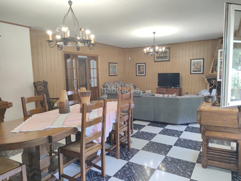 Foto 9886a8e7-5183-4cc0-a231-840a4568eb3d. Chalet casa unifamiliar con terreno en serantes. en Ferrol