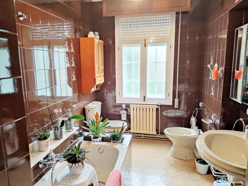 Foto 4182f3a5-b3ff-42cb-9d3b-465c4dd93578. House with heating parking in Alto del Castaño Narón