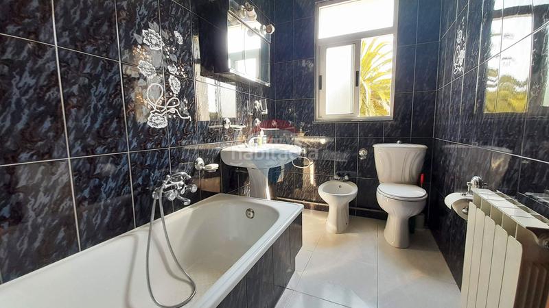 Foto 07668e56-c214-43a4-b593-576b75fbcd6d. Casa amb calefacció aparcament a Pontedeume