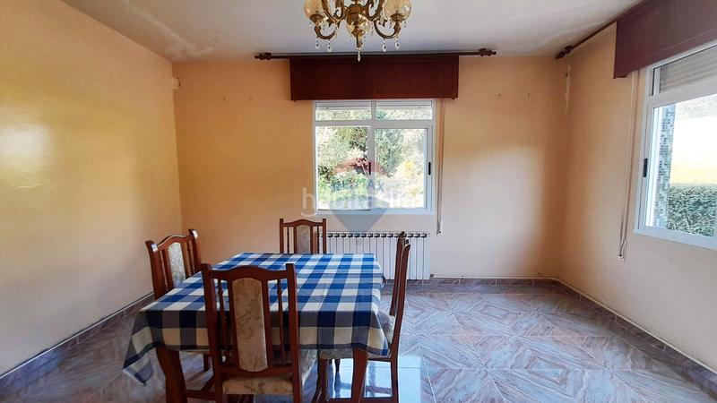 Foto d33a4472-319b-49d5-a51d-0eb948134f8c. Casa amb calefacció aparcament a Pontedeume