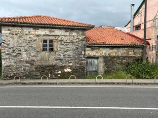 Casa adossada a Lugar carreira 16