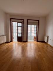 Location Appartement à Rúa san andrés 17. Elegante piso en alquiler en calle san andrés – ¡confort y estil