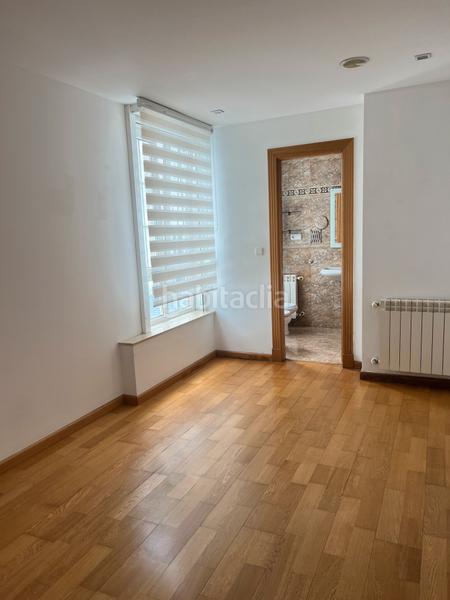 Foto 81a09683-8398-44dd-8c65-1d53419a2c0b. Alquiler piso en rúa san andrés 17 elegante piso en alquiler en calle san andrés – ¡confort y estilo en plena ciudad! en Coruña (A)