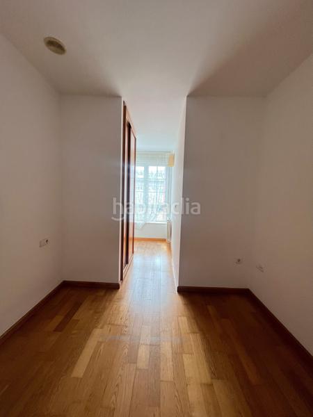 Foto e5f6d0f1-a1a6-42bf-bdd0-269101a192a3. Alquiler piso en rúa san andrés 17 elegante piso en alquiler en calle san andrés – ¡confort y estilo en plena ciudad! en Coruña (A)
