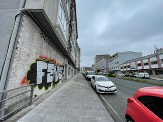 Local Comercial a Avenida das pías 18. Local fene venta o alquiler