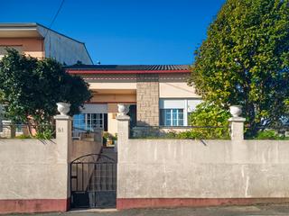 Maison à Ares. Casa con terreno en el centro de ares