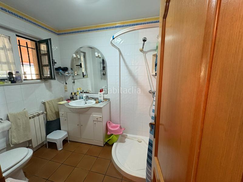 Foto 1fe84ed0-18b4-43c4-b4fc-d1d2a6f26861. Chalet con camino riscaldamento parcheggio in A Gándara Narón