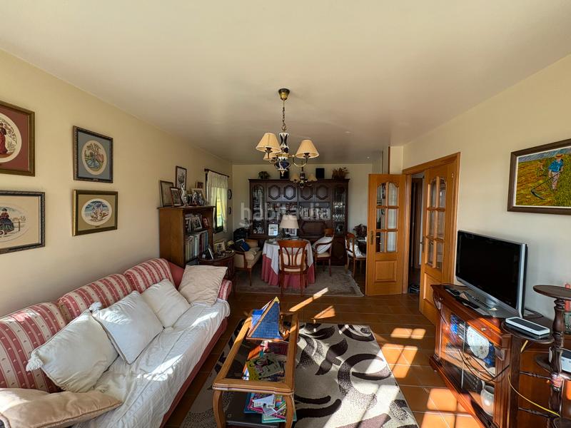 Foto 48a3ffb3-6d97-4e1a-bc53-48303af35bf6. Chalet con camino riscaldamento parcheggio in A Gándara Narón