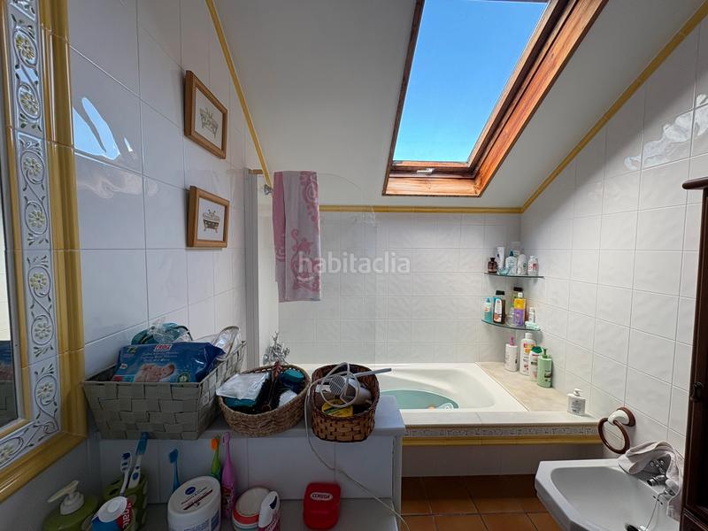 Foto cd0f5468-3dd4-4762-b8a0-3d5902004df4. Chalet con camino riscaldamento parcheggio in A Gándara Narón