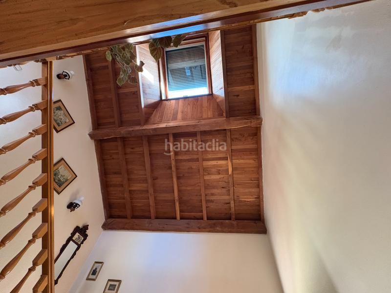 Foto ff317314-27a7-497d-bfa2-354cc8bab3d7. Chalet con camino riscaldamento parcheggio in A Gándara Narón