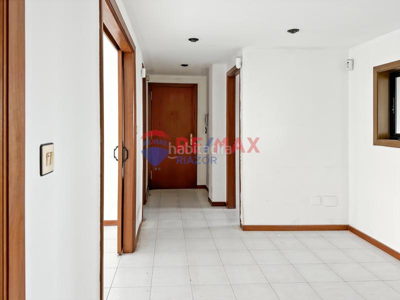 Foto a5b07e93-bc9e-4ac0-88b9-ccf90c7d3270. Piso en praza alcaldesa berta tapia 437b piso en venta con vistas al mar a solo un minuto caminando del paseo marítimo en Coruña (A)