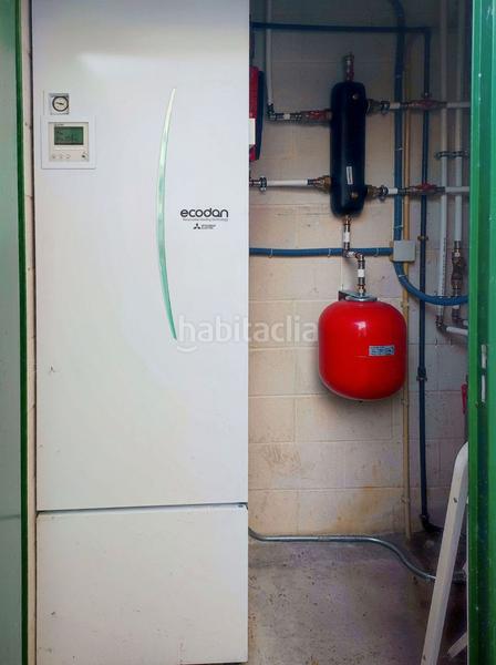 Foto f9c3bcfe-06d1-47c4-ba65-f47ef60dfb05. Casa a avenida de caión 19 a Arteixo pueblo Arteixo