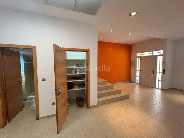 Foto 0cf6654d-d2ae-4a25-9248-58cdc0c6b7a4. Casa amb calefacció aparcament a Alaquàs
