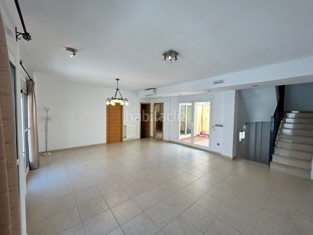 Foto 600f2673-f670-4668-978f-c541d4c9ed59. Casa amb calefacció aparcament a Alaquàs
