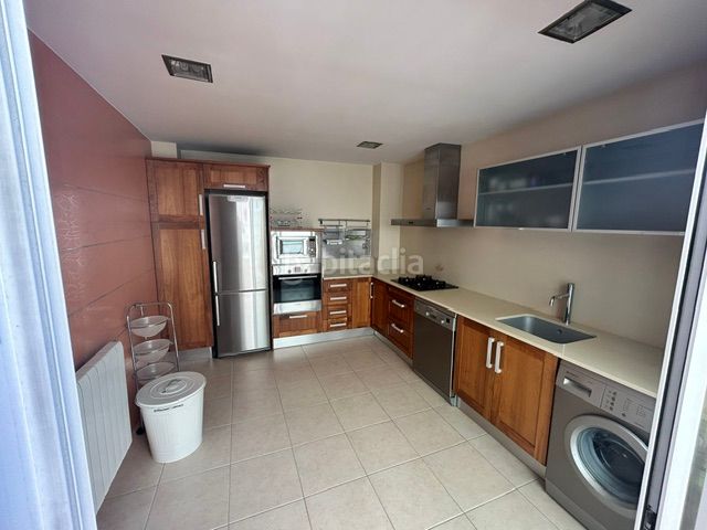 Foto f3cd4094-46e2-4e3c-b71f-b4c47235c963. Casa amb calefacció aparcament a Alaquàs