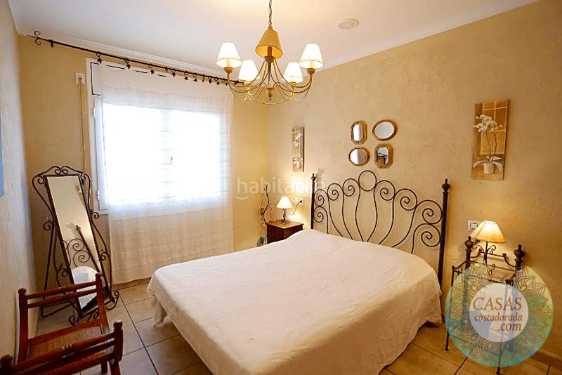 Foto 2e78f709-ed08-4a6d-8c18-840b98561468. Casa amb piscina a Centre Miami Platja