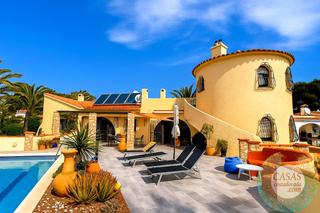 House in Les Tres Cales. Exclusivo chalet junto al mar