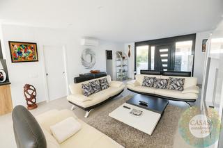 Haus in Alcanar. Chalet de diseño con piscina en alcanarplatja