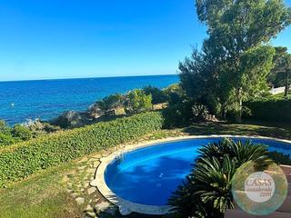 Casa a Les Tres Cales. Chalet de lujo en primera línea   lametlla de mar