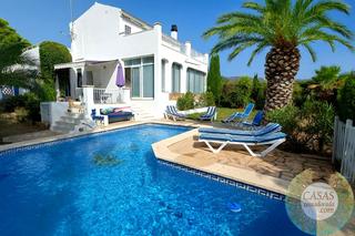 Haus  Carrer constitució. Precioso chalet con piscina en calafat!