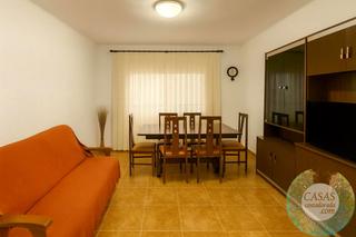 Rez-de-chaussée  Carrer constitució. Planta baja en el centro de lametlla de mar!