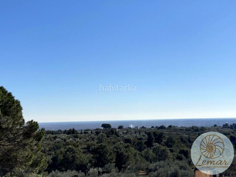 Foto bfd1c929-523d-4c49-8be3-94b39269db40. Masia a Camarles