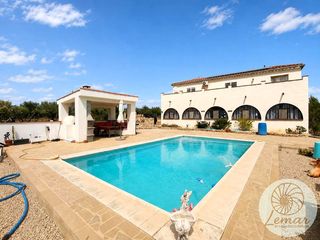 Casale  Calle constitució. Casa rústica con piscina  en lametlla de mar