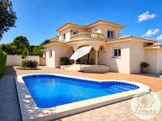 Casa a Av. de les tres cales