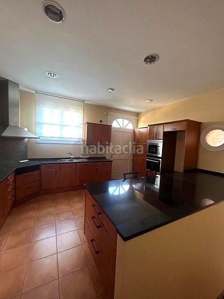 Foto 2913b6ee-799b-4fa8-98b3-cd85e5dc4f8d. Casa amb calefacció aparcament piscina a Montecanal Zaragoza