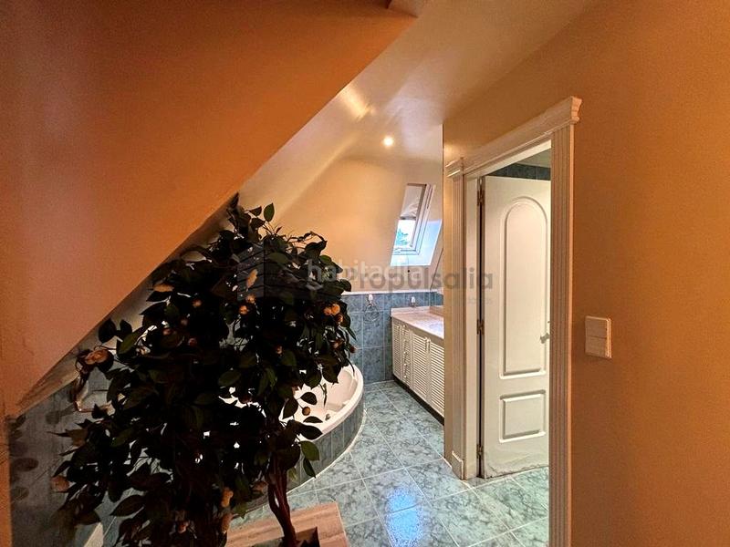 Foto 5e205a5c-7eaf-4cdf-9bc4-6783301a59bc. Casa amb calefacció aparcament piscina a Montecanal Zaragoza