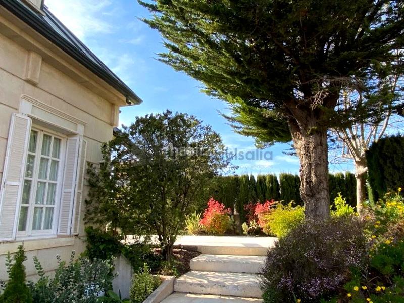 Foto a2eff6c5-3bf2-4e01-a1b3-406f7f09ce01. Casa amb calefacció aparcament piscina a Montecanal Zaragoza