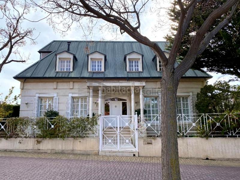 Foto ac015e07-ad9b-4d6d-9b45-ef782915dbc6. Casa amb calefacció aparcament piscina a Montecanal Zaragoza