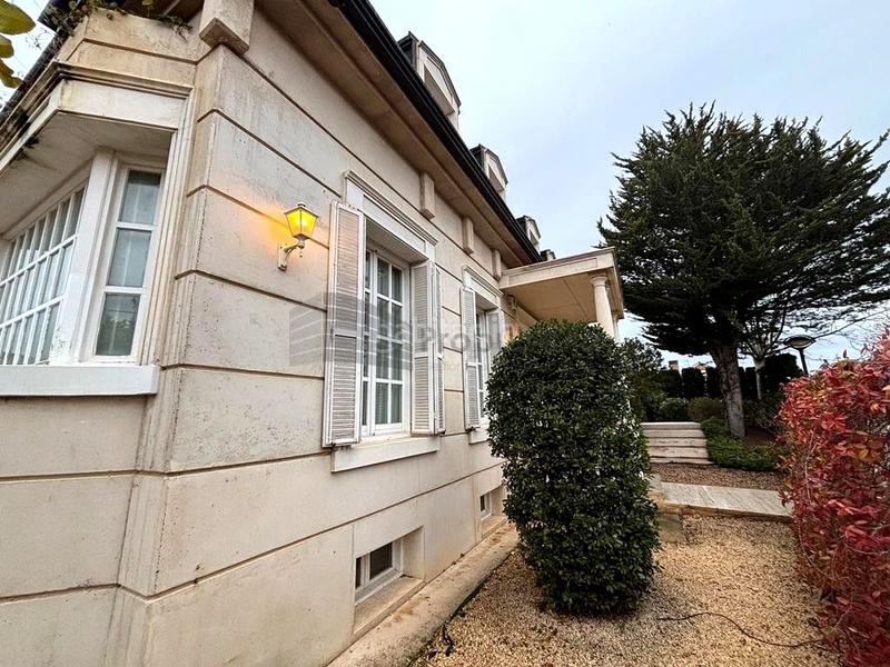 Foto ea530644-d8cd-4320-9a14-d57f4f5d140a. Casa amb calefacció aparcament piscina a Montecanal Zaragoza