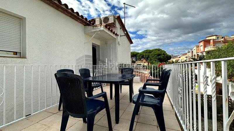 Foto 1386e88a-ef14-4be9-8894-a248cfad6fa5. Alquiler piso precioso piso a 200m. de la playa en Empuriabrava