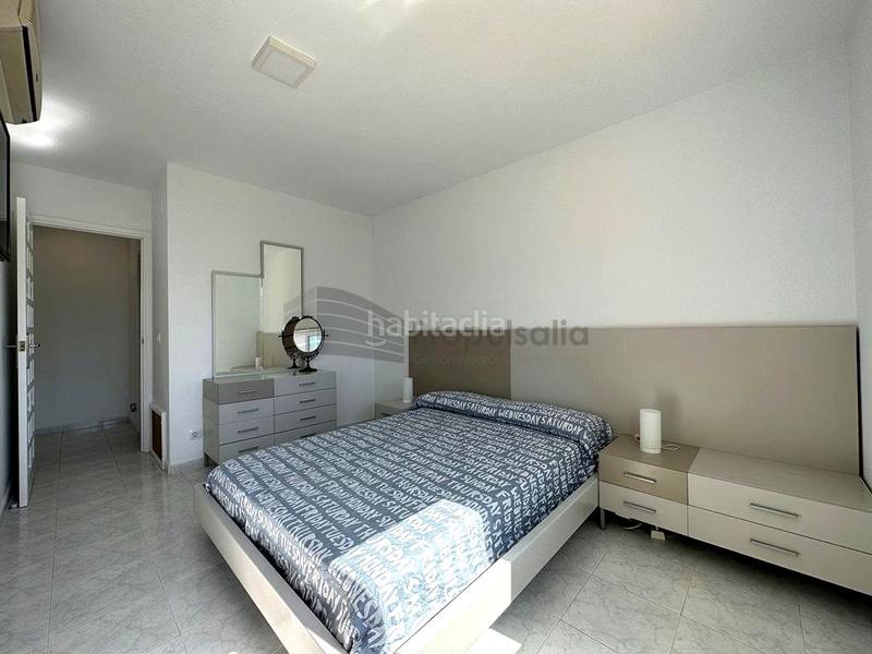 Foto 5863e5ba-15ed-4ddd-9ecd-2484c986512a. Alquiler piso precioso piso a 200m. de la playa en Empuriabrava
