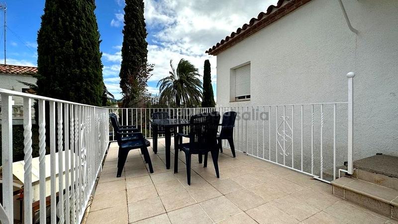 Foto 5fd3474a-527e-4ef8-8911-e7a07eec294b. Alquiler piso precioso piso a 200m. de la playa en Empuriabrava