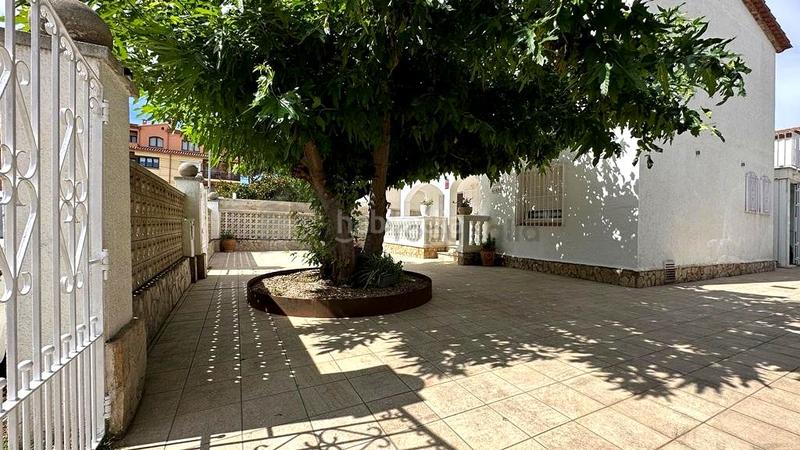 Foto 75c823e3-9878-40ac-9c41-b332bf12145c. Alquiler piso precioso piso a 200m. de la playa en Empuriabrava
