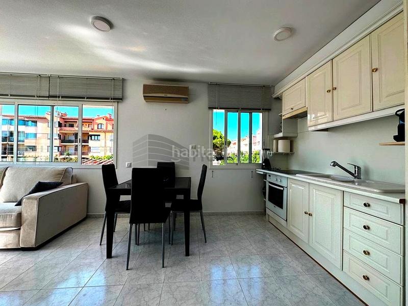 Foto 8677bca5-58a3-4bc6-a820-fc2b7bd90700. Alquiler piso precioso piso a 200m. de la playa en Empuriabrava