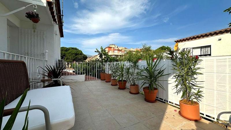 Foto a6ebae3e-9130-43c4-b2b2-413762b504bd. Alquiler piso precioso piso a 200m. de la playa en Empuriabrava