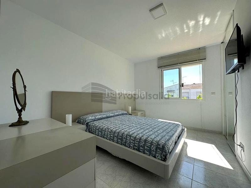 Foto b081c3a0-de61-4b51-b95d-6ac6ba78a0b7. Alquiler piso precioso piso a 200m. de la playa en Empuriabrava