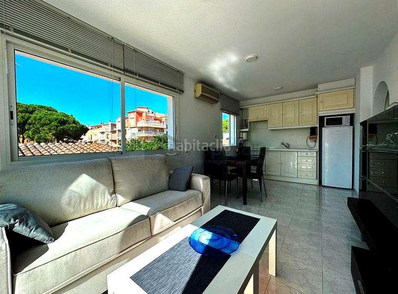 Foto f207d4ea-1ebc-44a3-ab72-a9f2aa602e5c. Alquiler piso precioso piso a 200m. de la playa en Empuriabrava