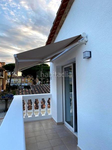 Foto f27e323f-305a-4ebb-a1f3-d82b03cefcb3. Alquiler piso precioso piso a 200m. de la playa en Empuriabrava