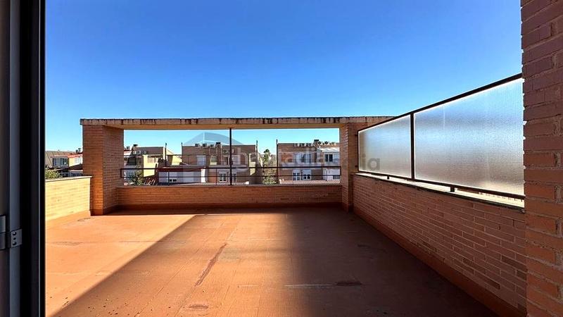 Foto 26a75e21-bfbd-4e76-98b4-ca9ecd079ee9. Alquiler casa adosada preciosa vivienda pareada en Montecanal. en Zaragoza